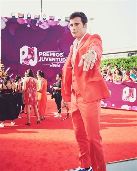 Alfombra roja Premios Juventud 2023 Mira cómo lucieron los famosos