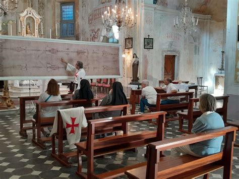 Ostensione Della Riproduzione Della Sacra Sindone Nella Chiesa Di