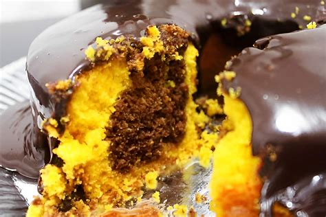 Bolo De Cenoura Mesclado Chocolate E Cobertura De Brigadeiro Deliciosa