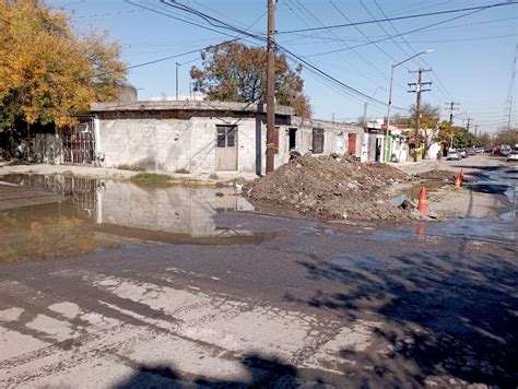 Soportan Vecinos Malos Olores De Aguas Negras