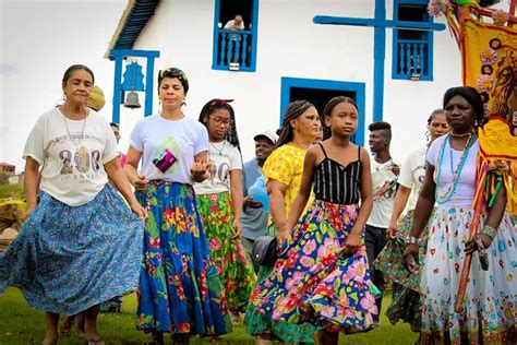 Fé cultura e tradição 200 anos da Festa de Nossa Senhora do Rosário