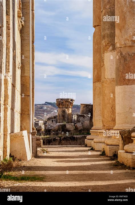 Jerash Temple Of Zeus Hi Res Stock Photography And Images Alamy