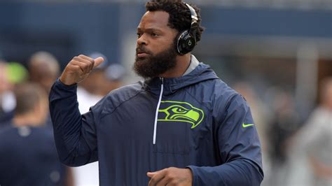 Seattle Seahawks Michael Bennett Sits Again During National Anthem