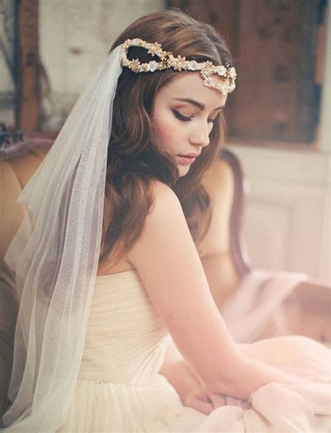 Pin By Hanga Katona On Wedding Romantic Wedding Veil Elegant