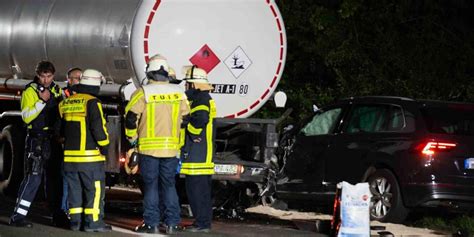 Unfall A Bei Gladbeck Ellinghorst Auto Kracht In Tanklaster