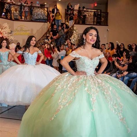 Pin De Isabel Draiman En Xv Verde Vestidos De Quince Vestido Verde