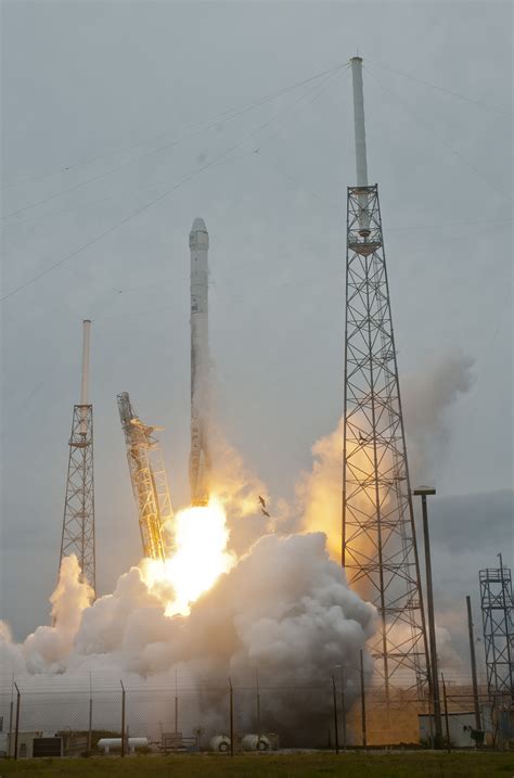 SpaceX Makes Strides Towards 1st Stage Falcon Rocket Recovery during ...