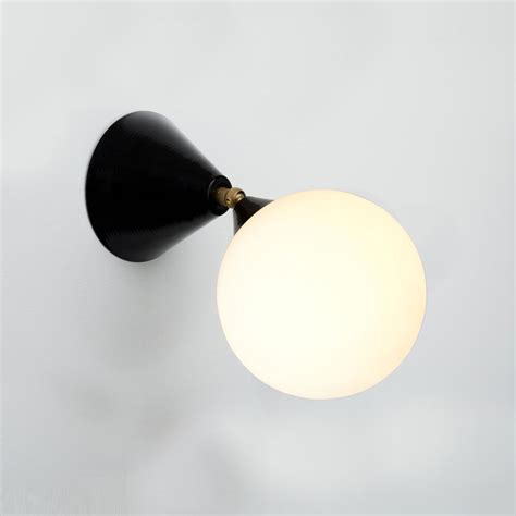 Richtbare Wandlamp Met Opaline Bol Messing Detail Lux Lightstore