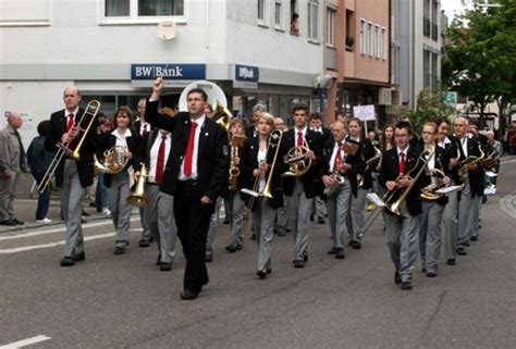 Festzug Zum Jahr Jubil Um Der Freiwilligen Feuerwehr Schmiden