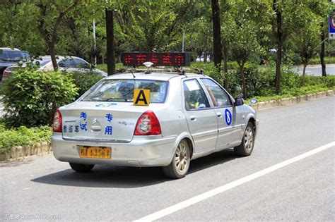 科目三路考正确操作步骤上海春申驾校一家丰富教学经验驾驶员培训学校