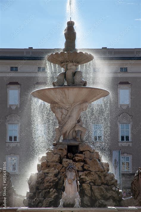 Brunnen Auf Dem Residenzplatz Salzburg Stock Photo Adobe Stock