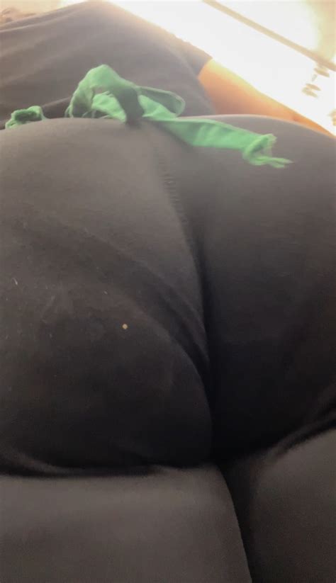 Latina Milf Worker Naturally Thick Ass Spandex Leggings Yoga Pants