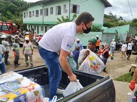 Somar Floripa Arrecada E Entrega Donativos Para Moradores Atingidos Na