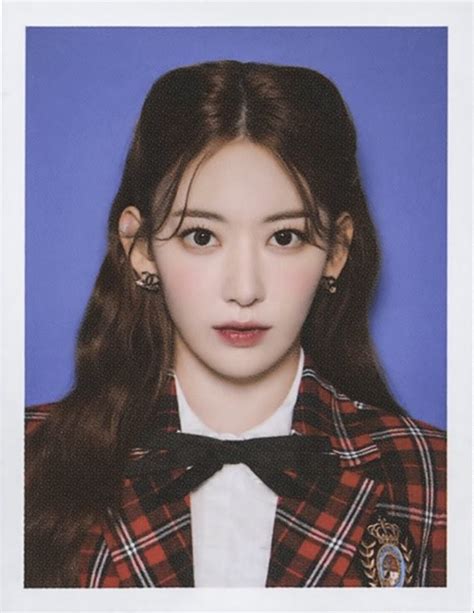 Pop Group Girl Group K Pop Id Photo Sakura Miyawaki Kpop Posters