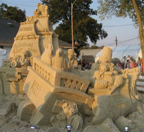 40+ Wonderful Sand Sculptures: From Geeky Sand Sculptures to Gigantic Sand Castles