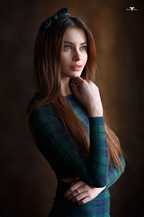 Alina By Dmitry Arhar 500px Female Portrait Poses Female Portrait Portrait Photography Poses