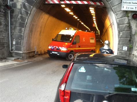 Lieve Incidente Stradale All Imbocco Del Tunnel Del Colle Di Tenda