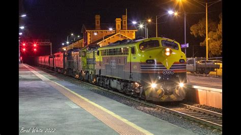 Bendigo Area SSR Action With 9083 0082 Transfers 9097 9098 Deniliquin