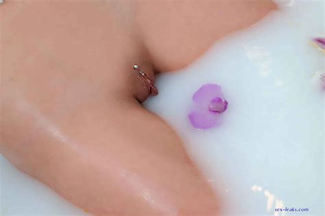 Girl Pierced Clit Bugil Sex Leaks