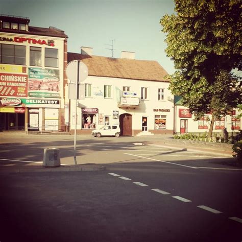 Dawny rynek zbożowy o poranku House styles Mansions Street view