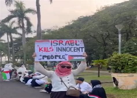 2 Juta Orang Hadir Di Monas Untuk Suarakan Dukungan Untuk Palestina