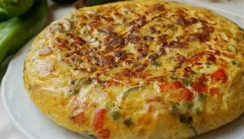 Aprenda Preparar Uma Omelete Suculenta De Cebola E Tomate Em 10 Min