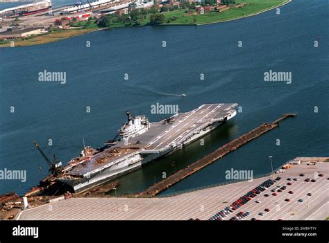 Baltimore sea port hi-res stock photography and images - Alamy