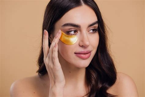 Premium Photo Woman Standing Naked Isolated Looking Camera Take Care Of Her Skin With Under