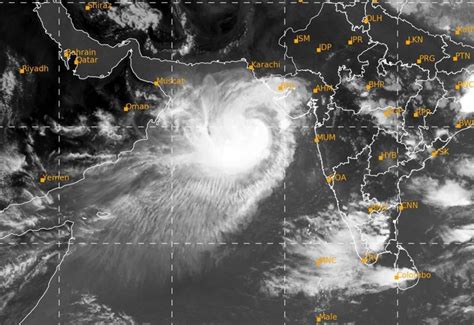 Cronaca Meteo Il Ciclone Tropicale Biparjoy Si Avvicina Alla Costa Di