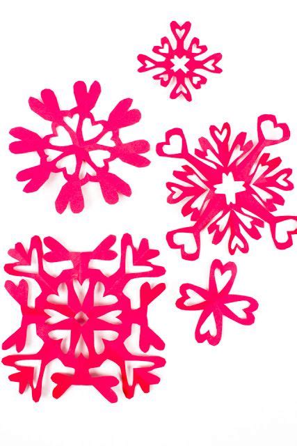 Valentine S Day Paper Heart Snowflakes Craft Valentine Paper Crafts Snowflake Craft Easy