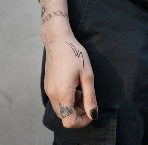 134 Small Hand Tattoos That Had Us Wishing For More Hands | Bored Panda
