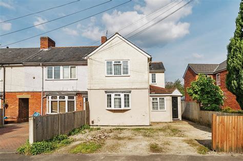 Swindon Wiltshire Sn2 3 Bed End Of Terrace House For Sale £270 000