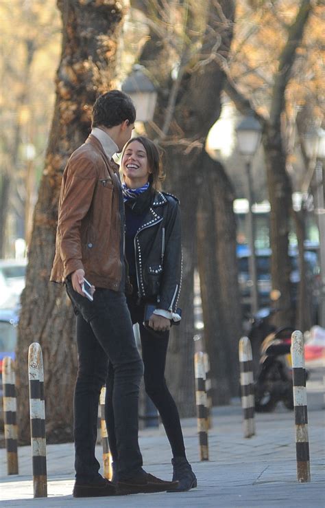 En ¡hola Tini Stoessel Y Pepe Barroso Jr Dos Enamorados En Madrid