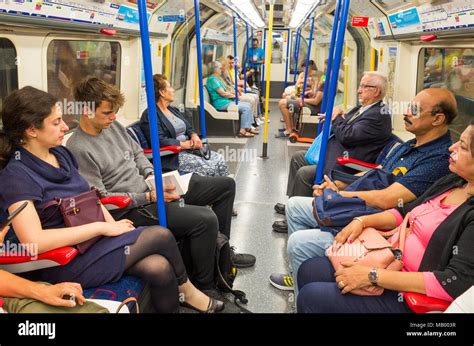 London Underground Interior Hi Res Stock Photography And Images Alamy