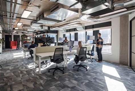 How Your Office Can Realise The Benefits Of Hot Desking