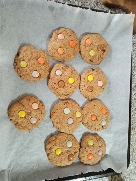 Cookies s čokoládou a lentilkami fotografie 3 TopRecepty cz