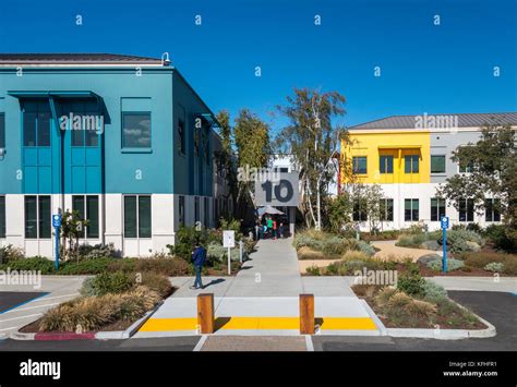 Facebook Headquarters In Menlo Park Facebook Campus Building 10 This