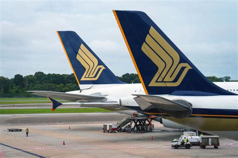 Coronavirus Singapore Airlines Slashes Flights Bloomberg