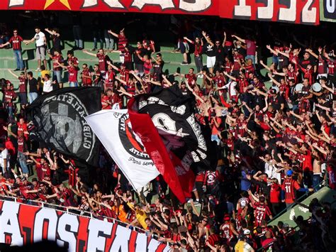 Torcida do Athletico esgota ingressos para o clássico o Coritiba