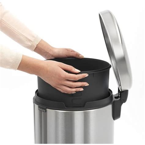 Brabantia 111822 Poubelle à Pédale Newicon avec Seau en Plastique 30 L