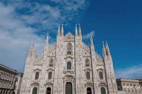 Fachada De Milan Cathedral Lombardy Italia Imagen De Archivo Imagen