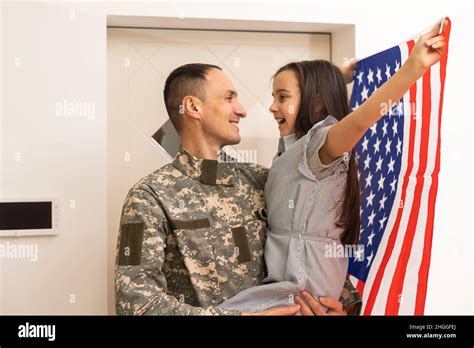 Veteran soldier comes back to his family from the military Stock Photo ...
