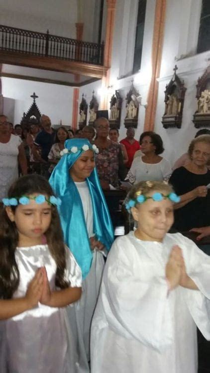 Coroação de Nossa Senhora na paróquia Nossa Senhora da Saúde e Glória