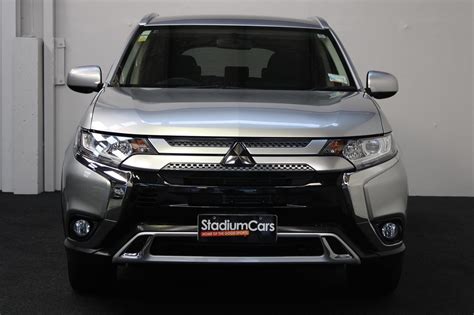 Mitsubishi Outlander Ls Seater Wd On Handshake