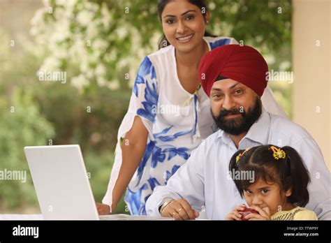 Portrait of a sardar family Stock Photo - Alamy