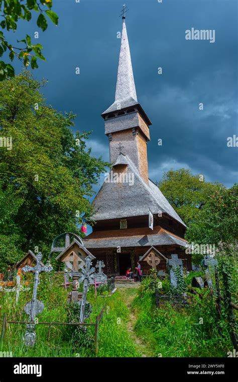 Church Of The Holy Paraskeva At Desesti Romania Stock Photo Alamy