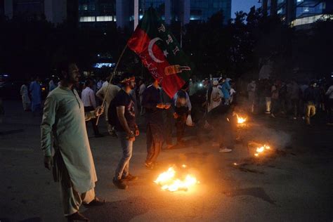 Angry PTI Supporters Take To Streets