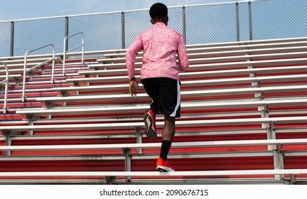 83 African American Boy Track Runner Images, Stock Photos, 3D objects ...