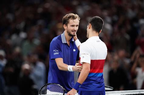 Gilles Cervara Novak Djokovic Setzt Daniil Medvedev Unter Druck Sich