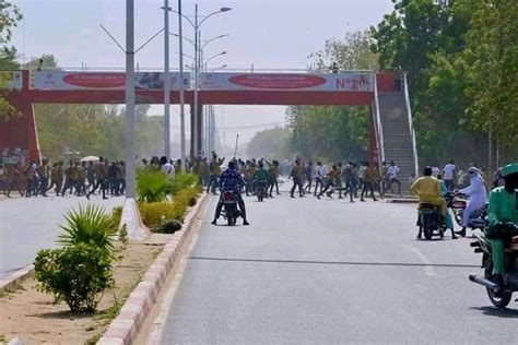 Une Bagarre Rang E Entre Les L Ves Du Lyc E F Lix Ebou Et Ceux Du Ltc